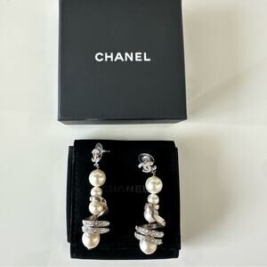 CHANEL earrings with big crystals Authentic